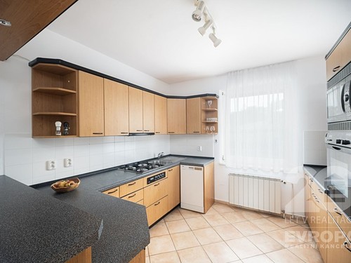 Prodaný dům 198 m², pozemek 1935 m²