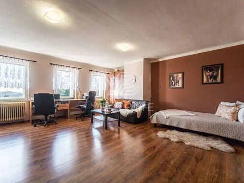 Prodej vily 1300 m², pozemek 7076 m²