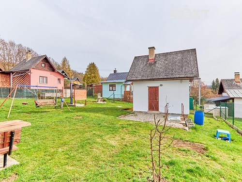 Prodaná chata 25 m², pozemek 398 m²