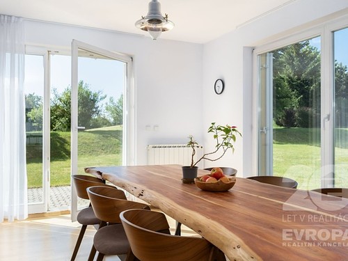 Prodaný dům 198 m², pozemek 1935 m²
