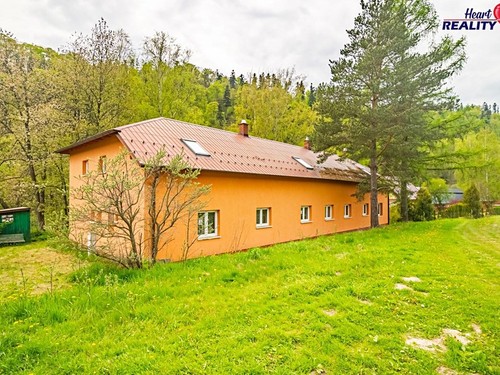 Prodej chaty 462 m², pozemek 688 m²