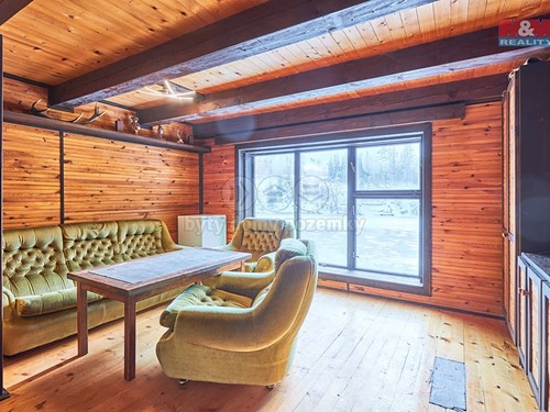 Prodaná chata 40 m², pozemek 689 m²