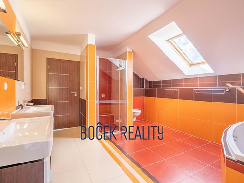 Prodaný dům 205 m², pozemek 990 m²
