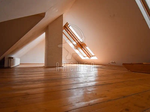 Prodej domu 282 m², pozemek 588 m²