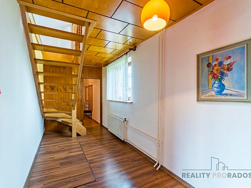Prodaný dům 200 m², pozemek 1994 m²