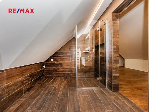 Prodej domu 382 m², pozemek 420 m²