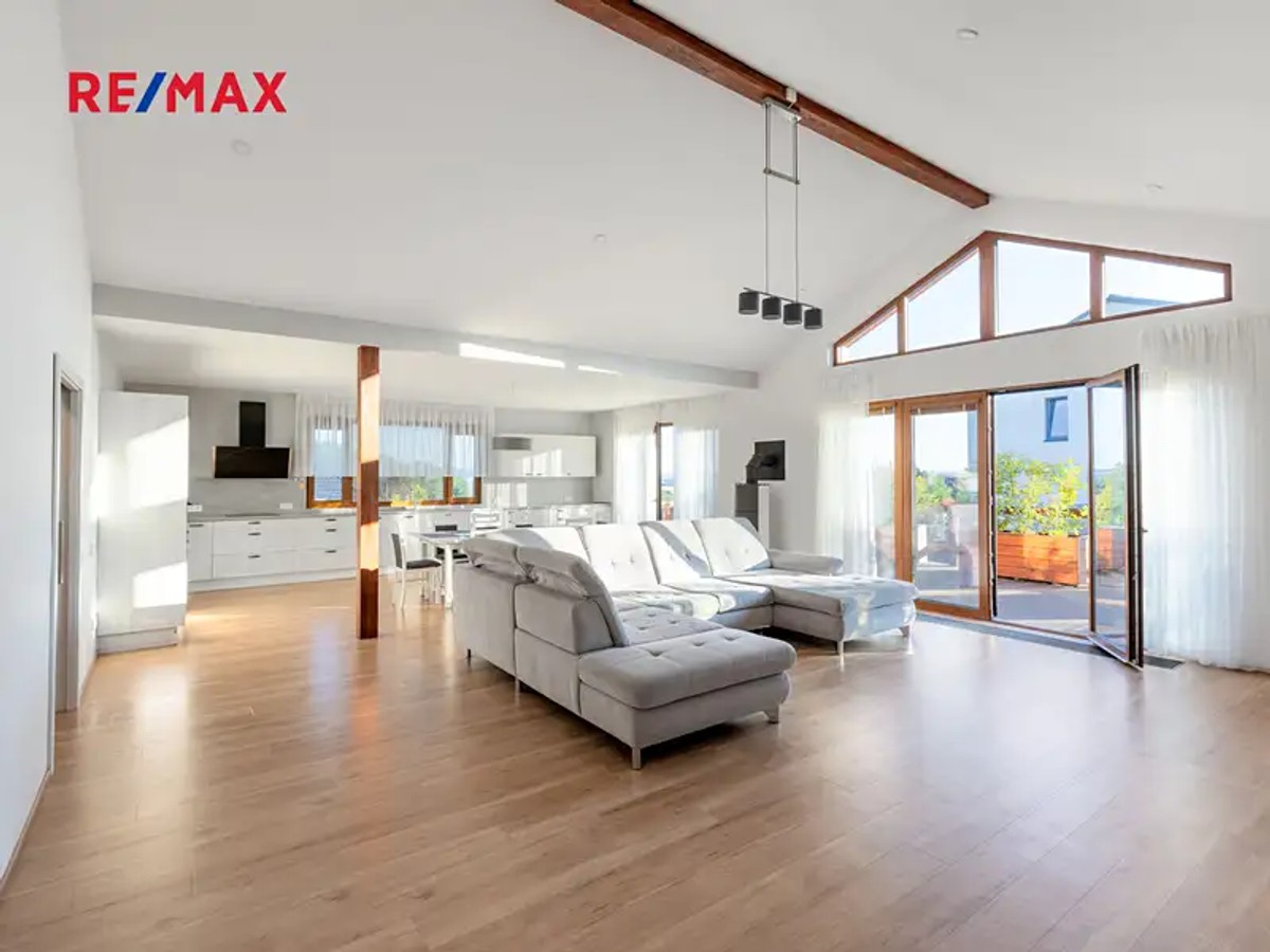 Prodej domu 198 m², pozemek 974 m²