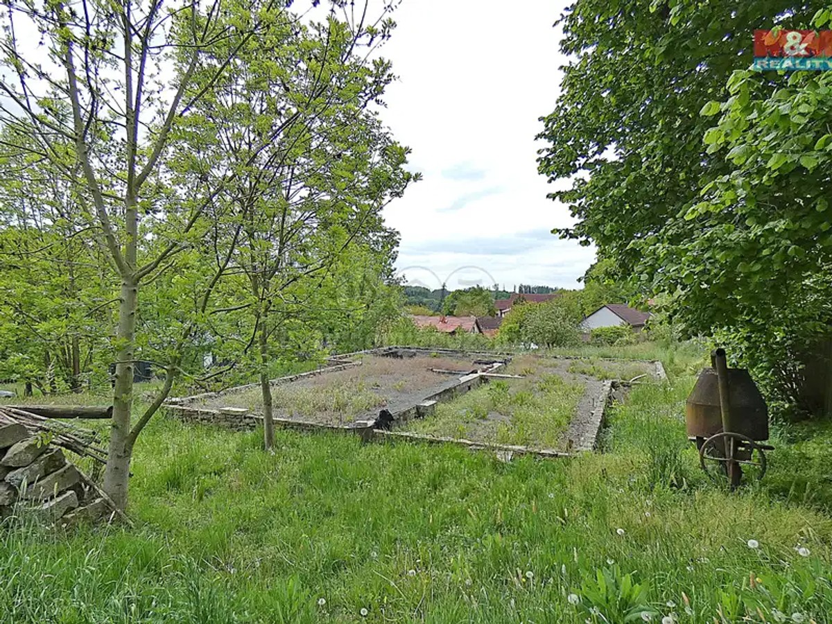 Prodej stavebního pozemku 1922 m²