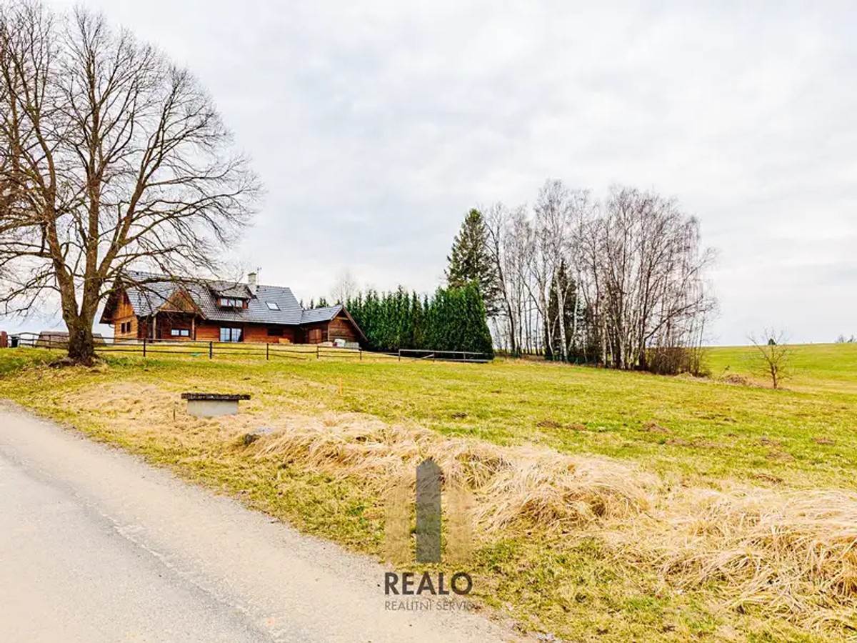 Prodej stavebního pozemku 1400 m²