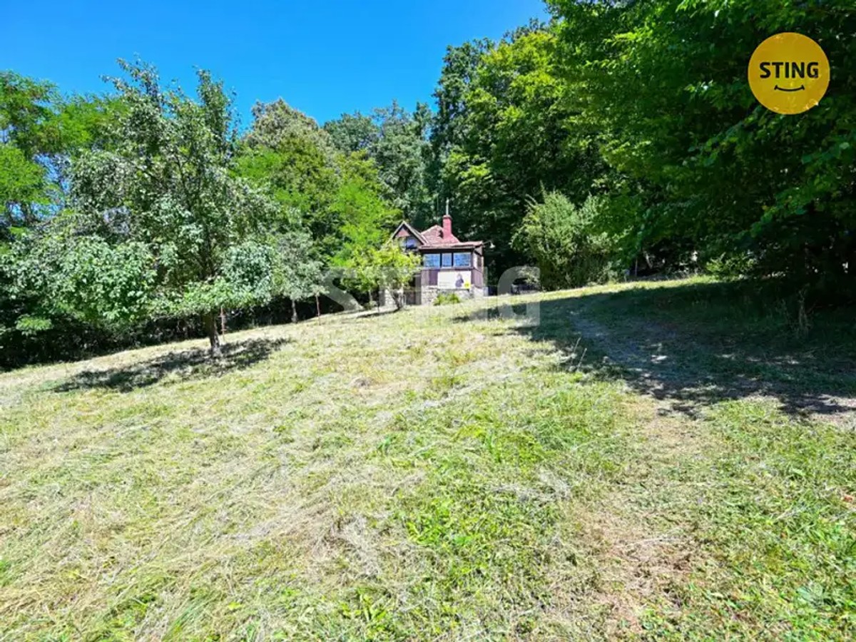 Prodej stavebního pozemku 833 m²