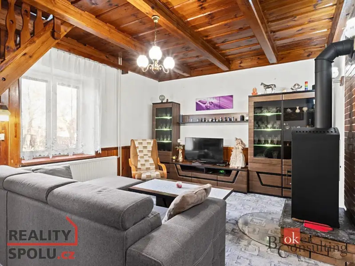 Prodej domu 297 m², pozemek 1378 m²