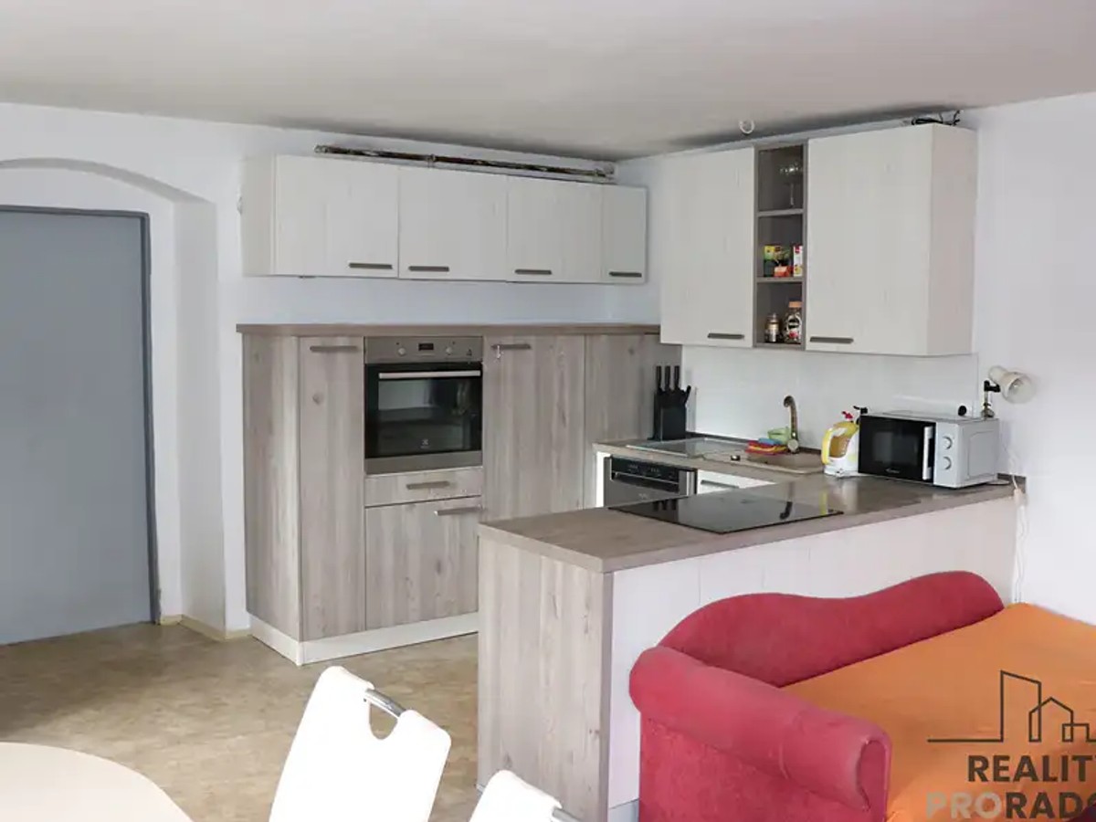 Prodej domu 374 m², pozemek 675 m²