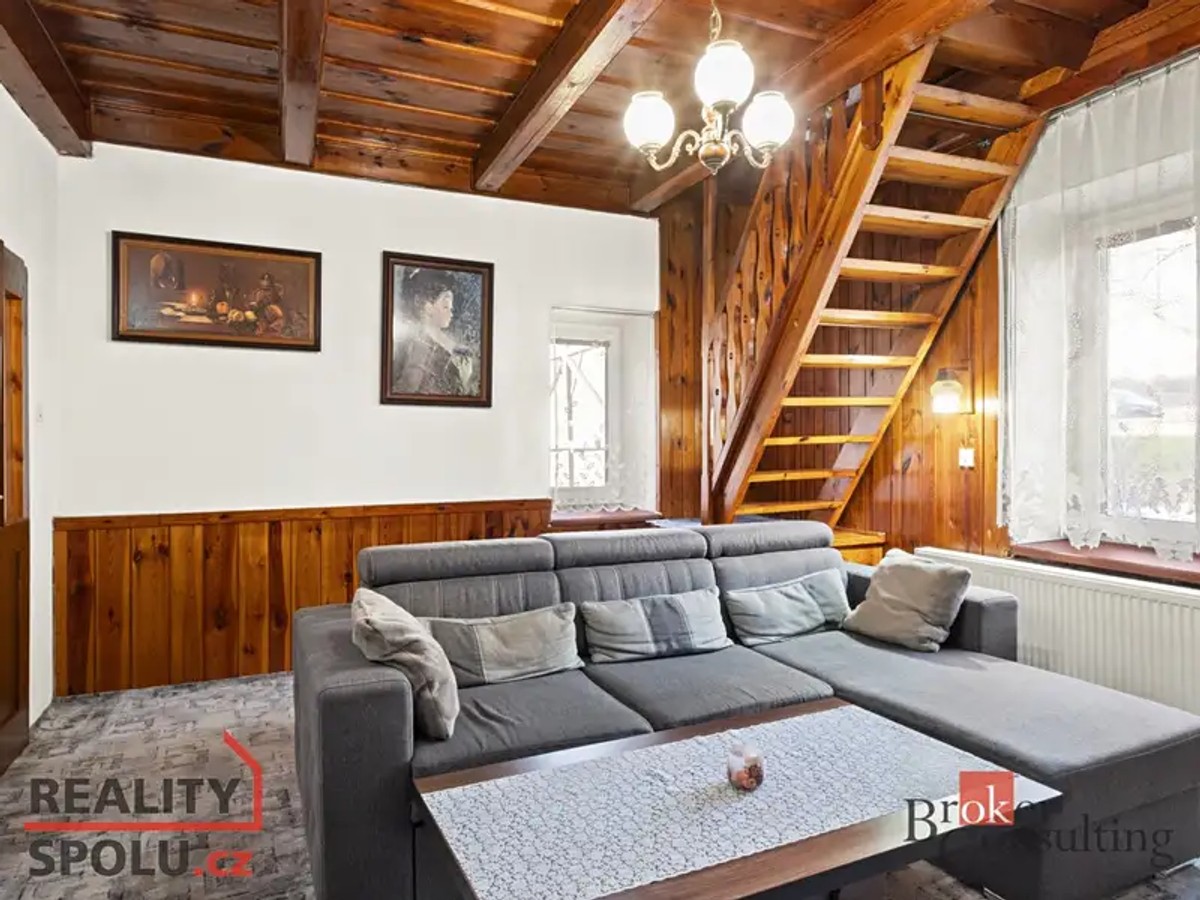Prodej domu 297 m², pozemek 1378 m²