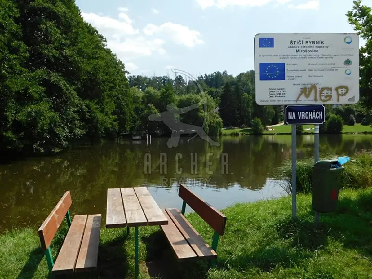 Prodej stavebního pozemku 958 m²