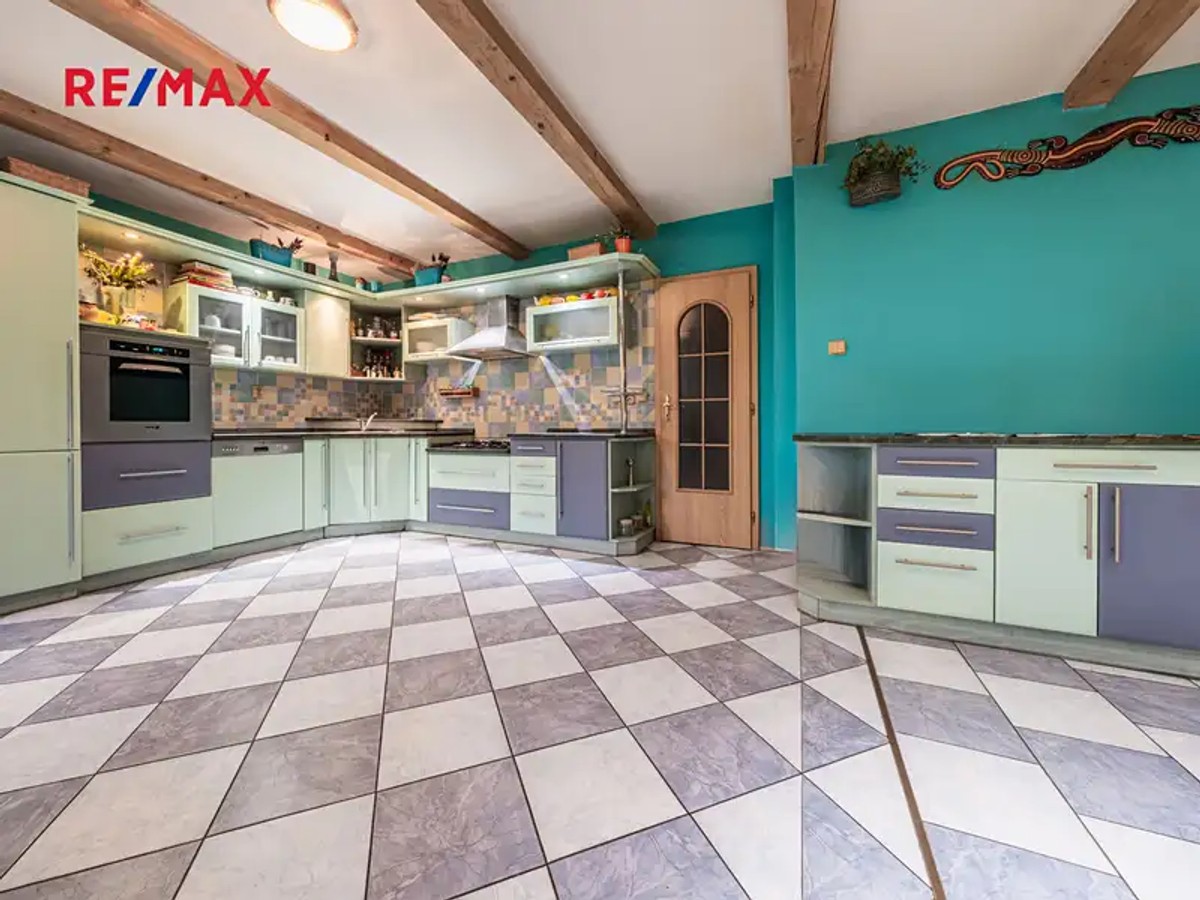 Prodej domu 350 m², pozemek 1872 m²
