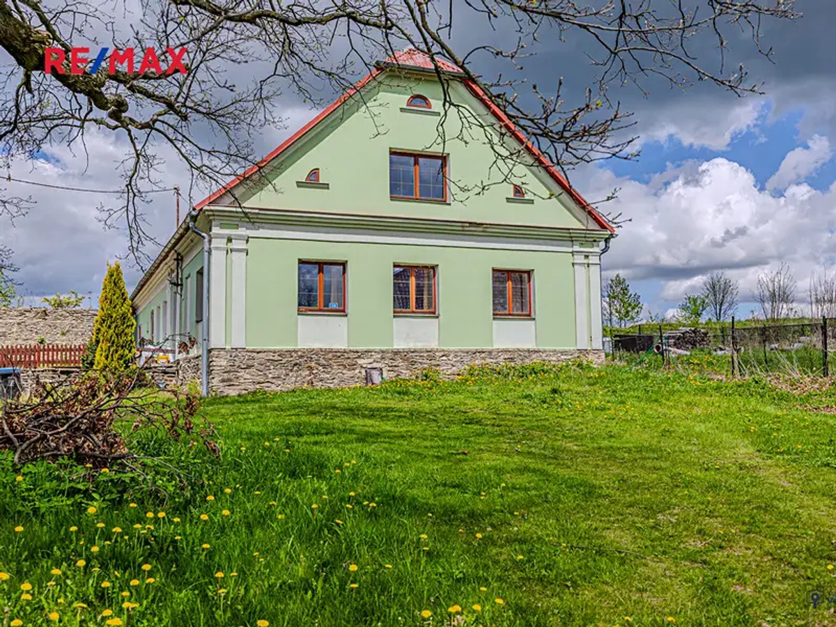 Prodej domu 460 m², pozemek 4142 m²