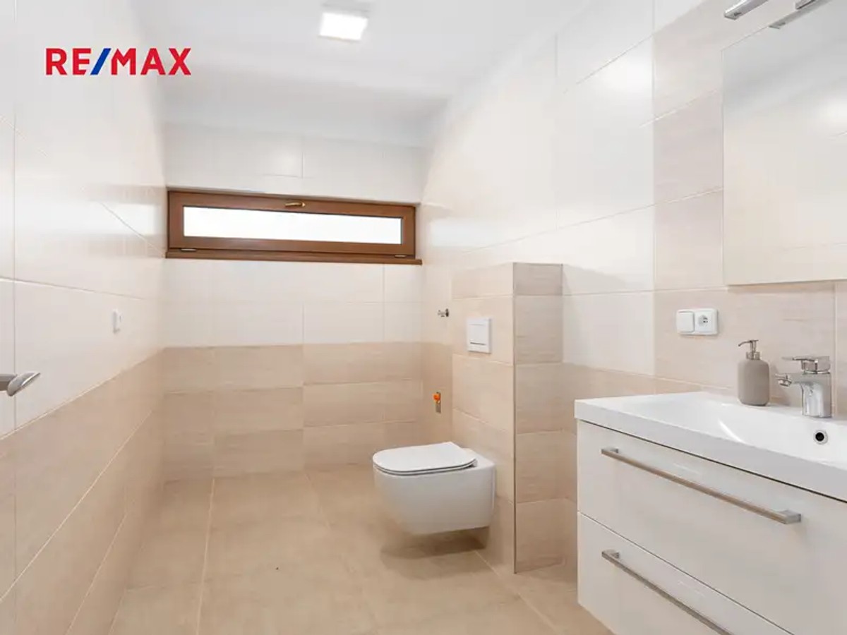 Prodej domu 198 m², pozemek 974 m²