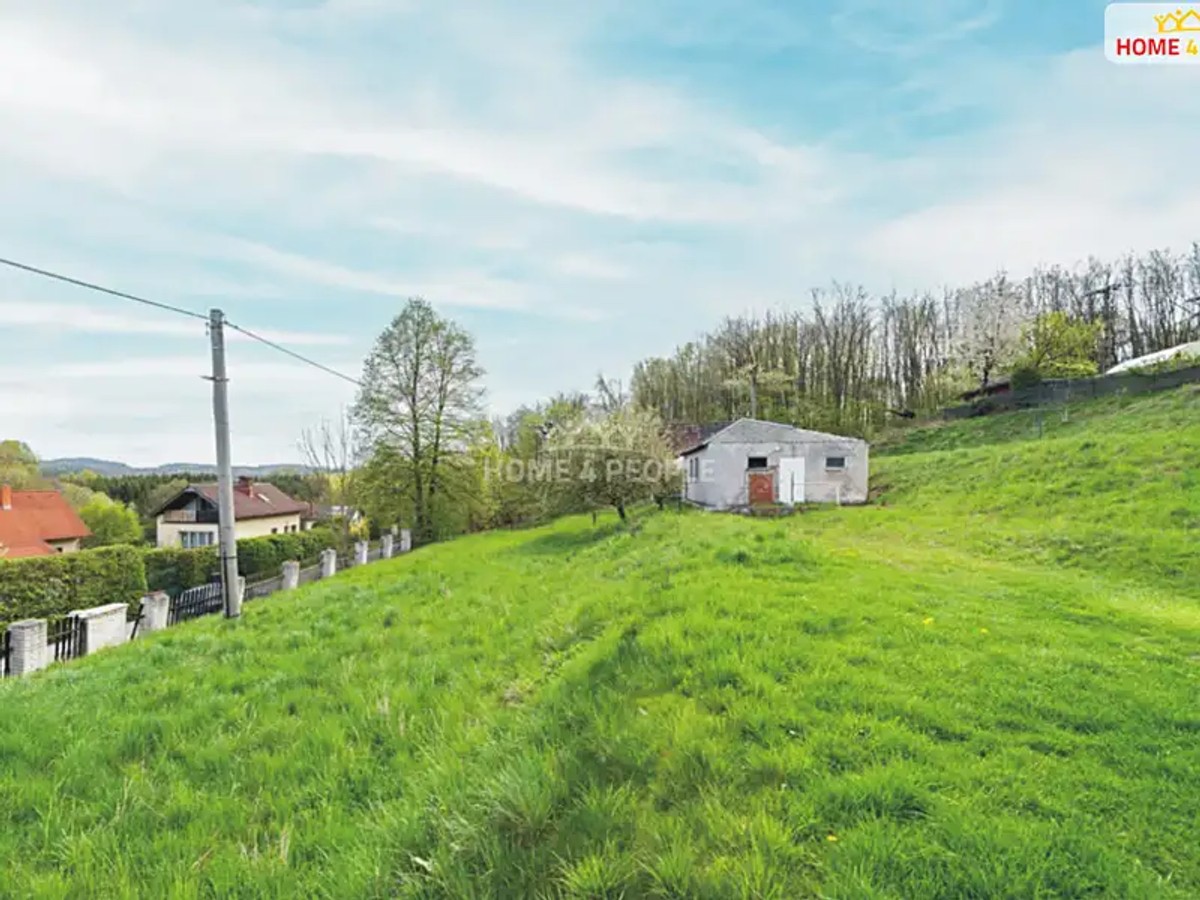 Prodej stavebního pozemku 1675 m²