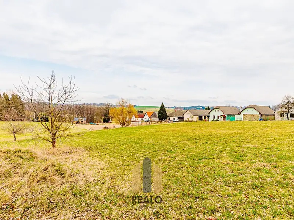 Prodej stavebního pozemku 1400 m²
