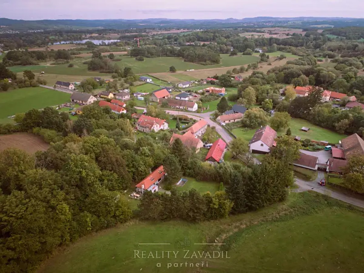 Prodej stavebního pozemku 2803 m²