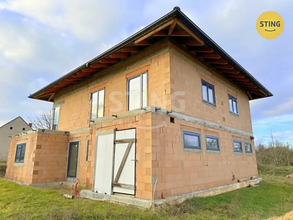 Prodej domu 285 m², pozemek 1323 m²