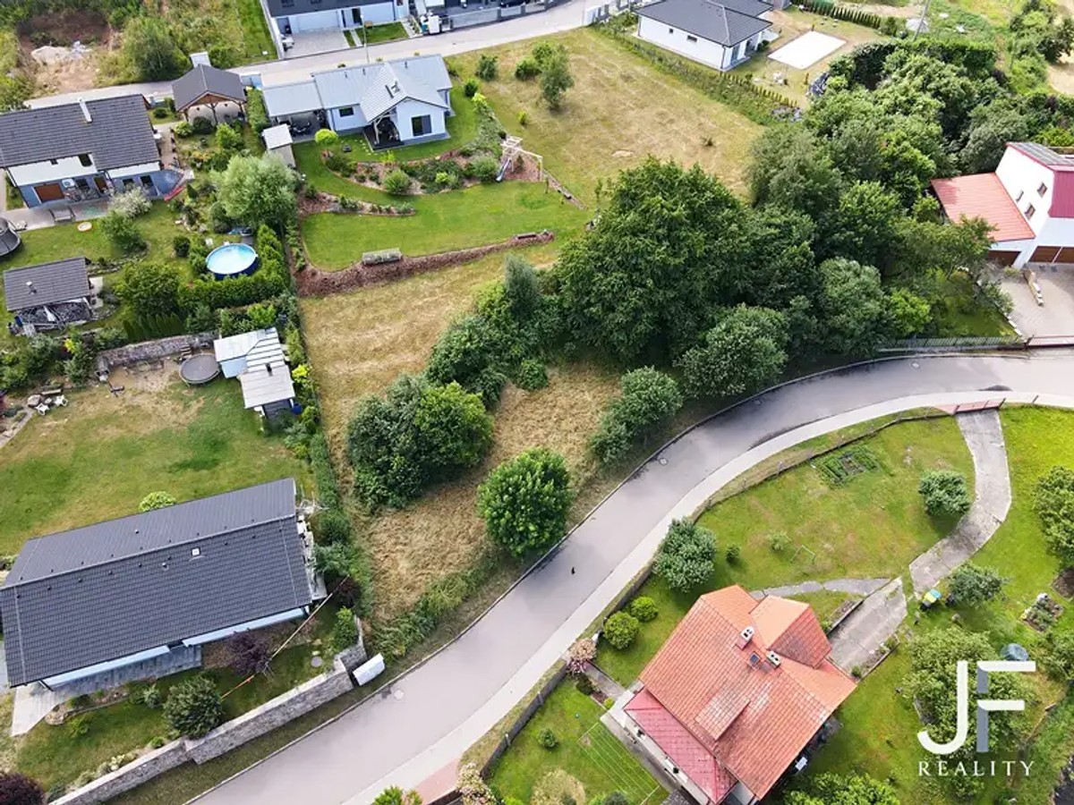 Prodej stavebního pozemku 1088 m²
