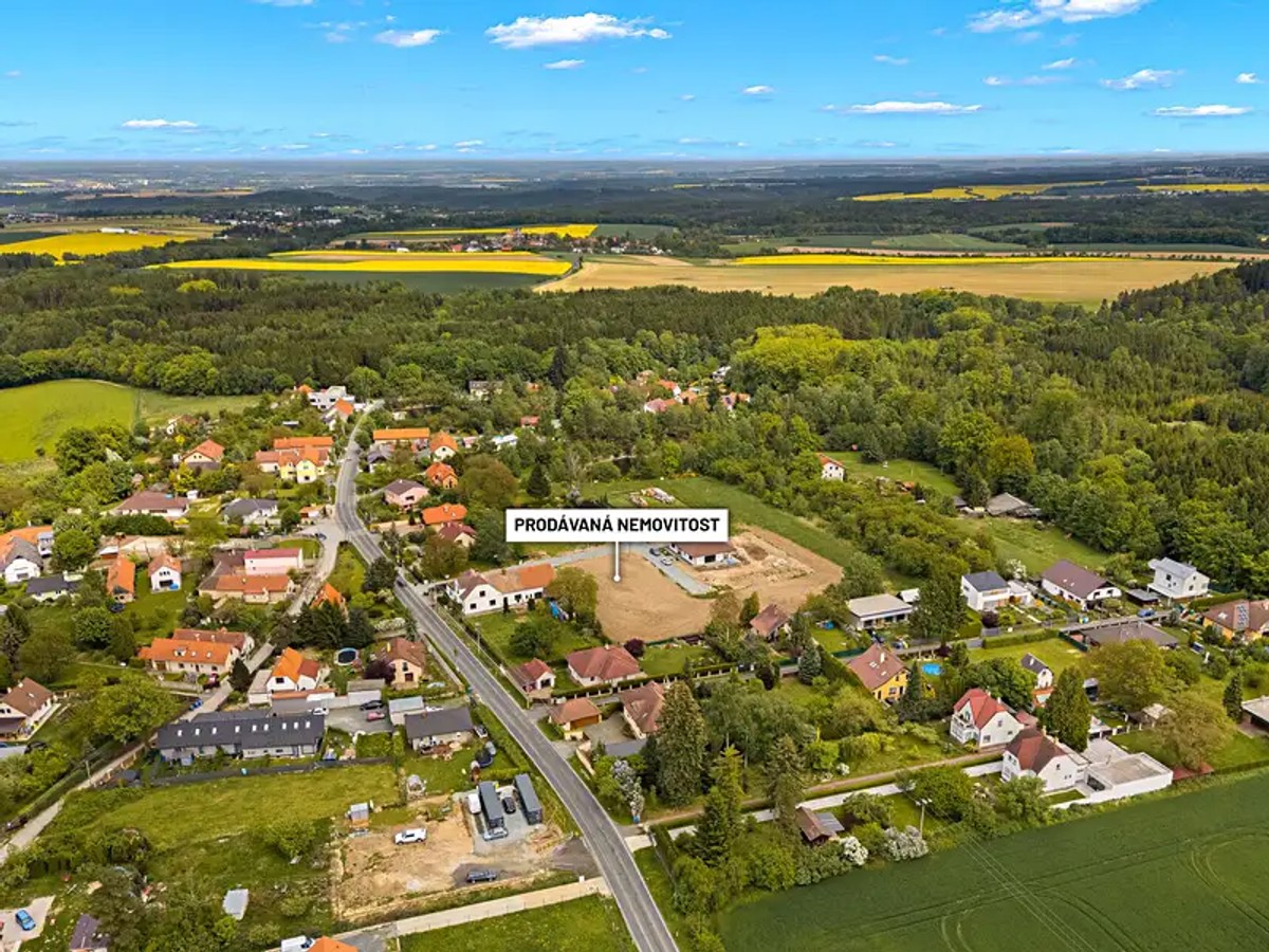 Prodej stavebního pozemku 1093 m²