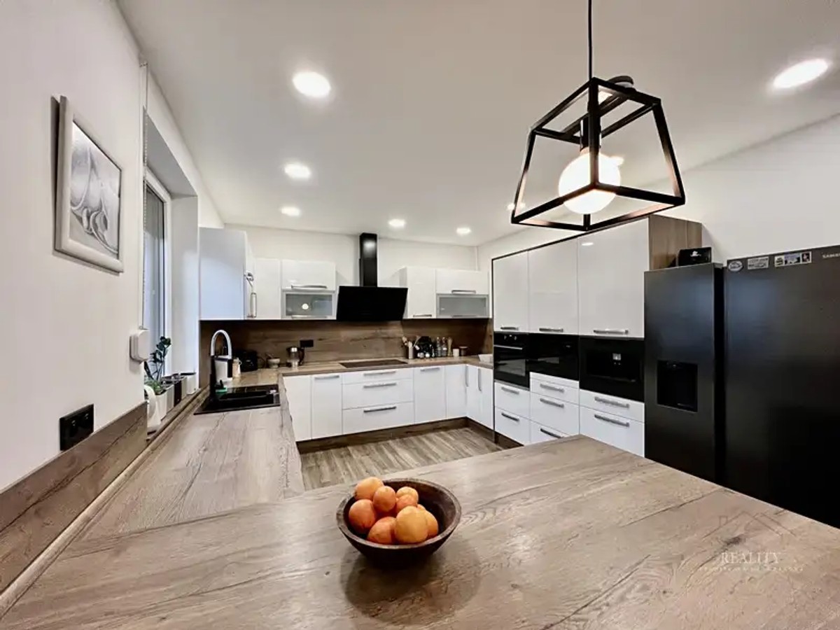Prodej domu 221 m², pozemek 1252 m²