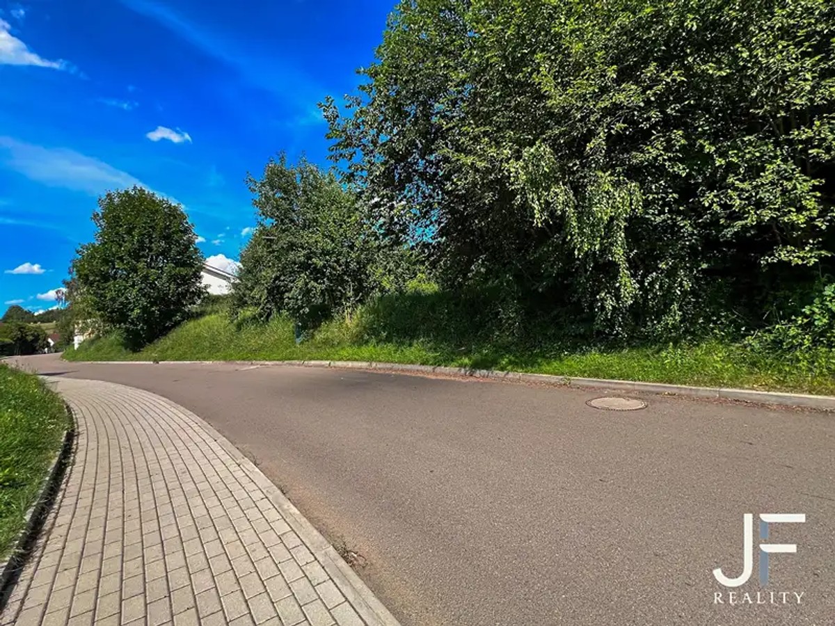 Prodej stavebního pozemku 1088 m²