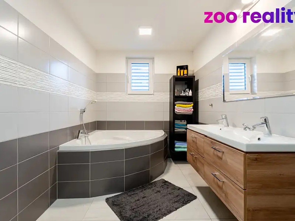 Prodej domu 353 m², pozemek 772 m²