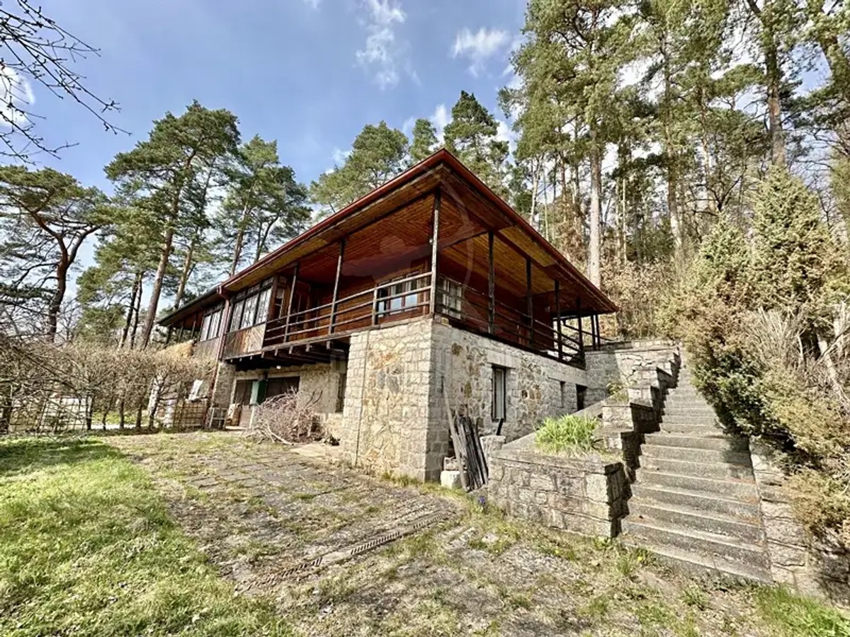 Prodej domu 230 m², pozemek 1948 m²