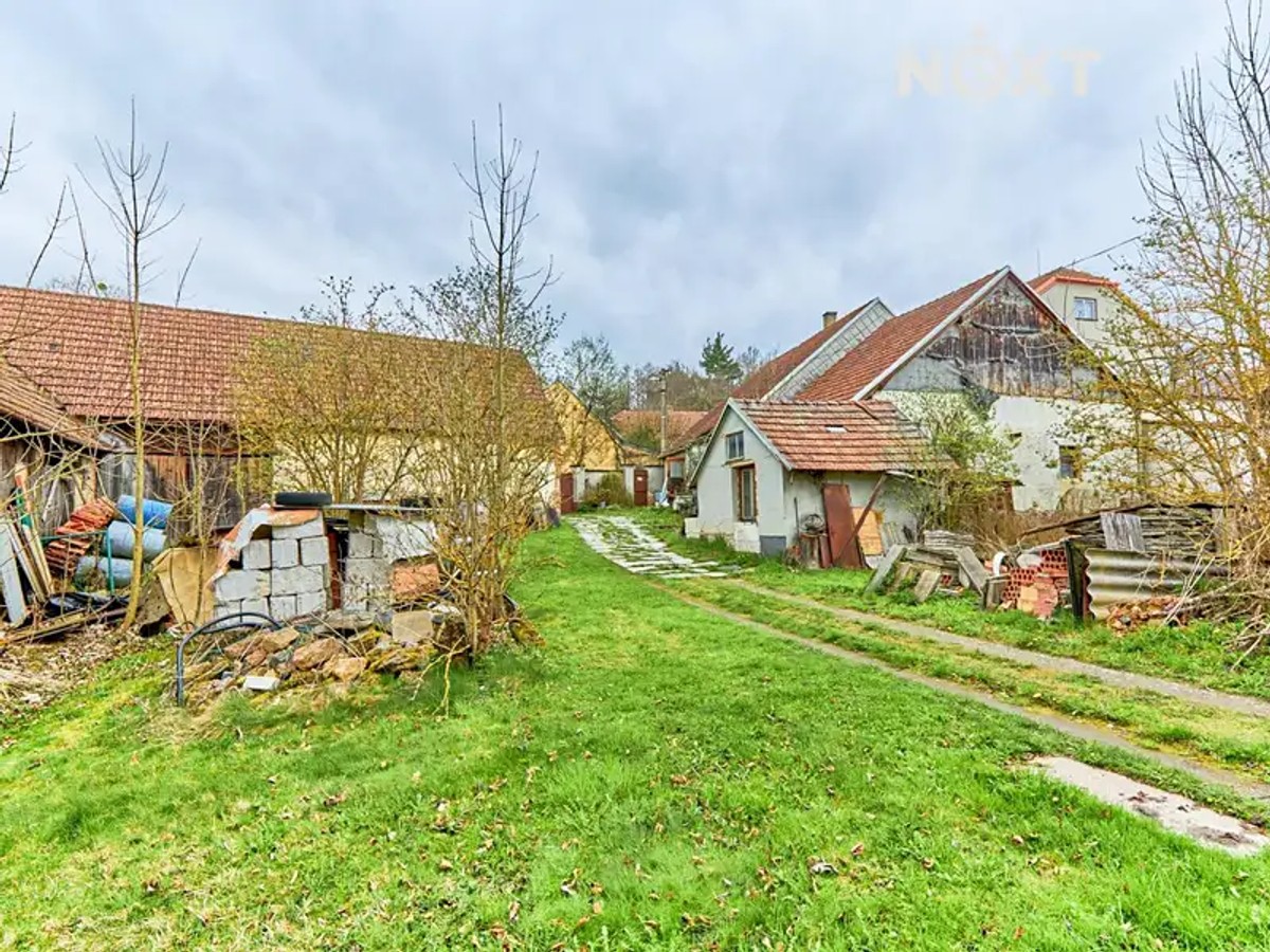 Prodej domu 300 m², pozemek 2300 m²