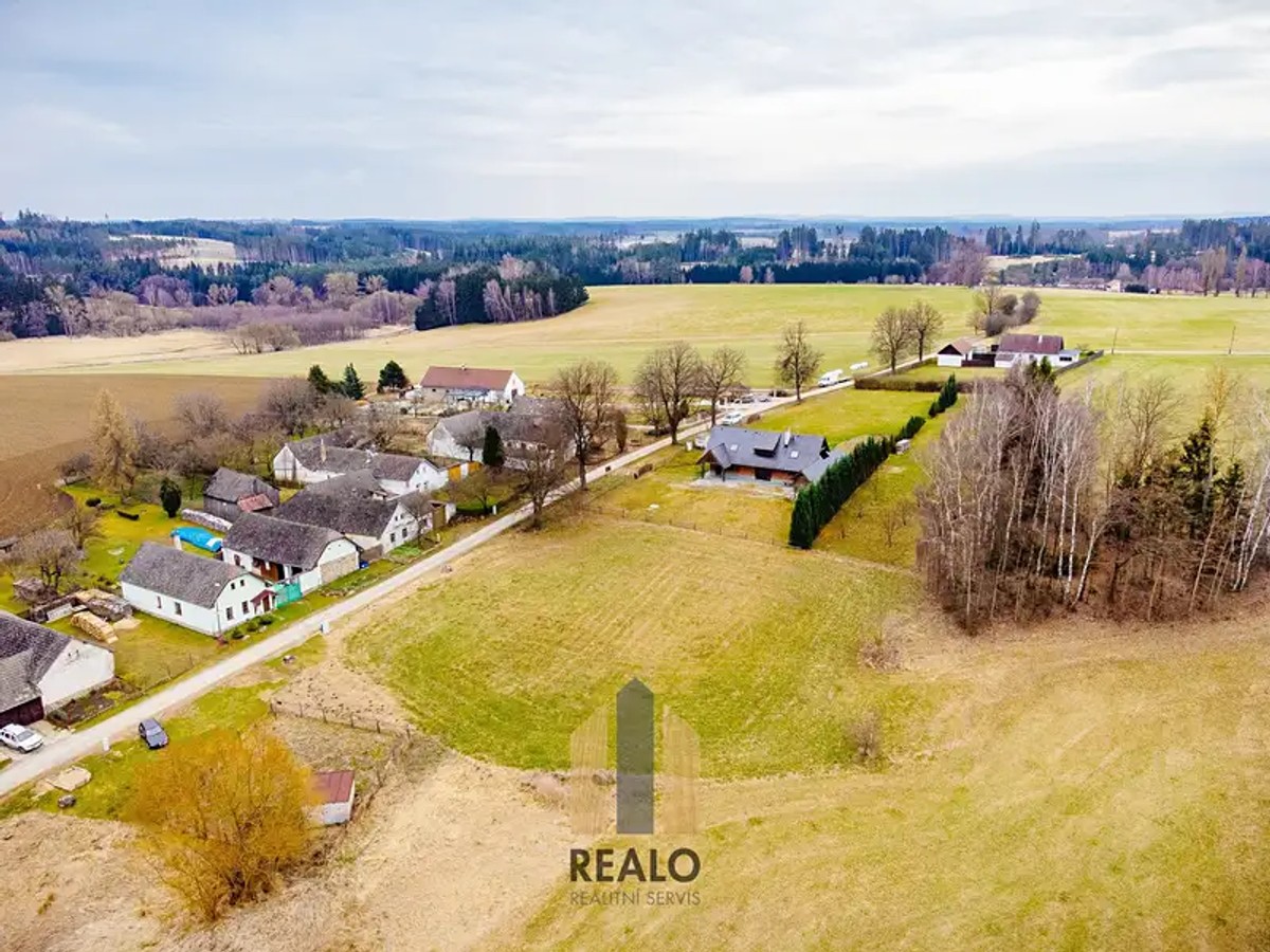 Prodej stavebního pozemku 1400 m²