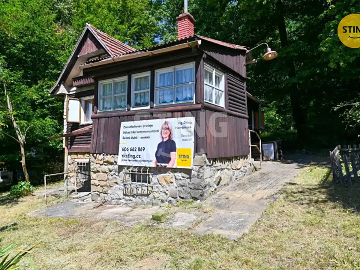 Prodej stavebního pozemku 833 m²