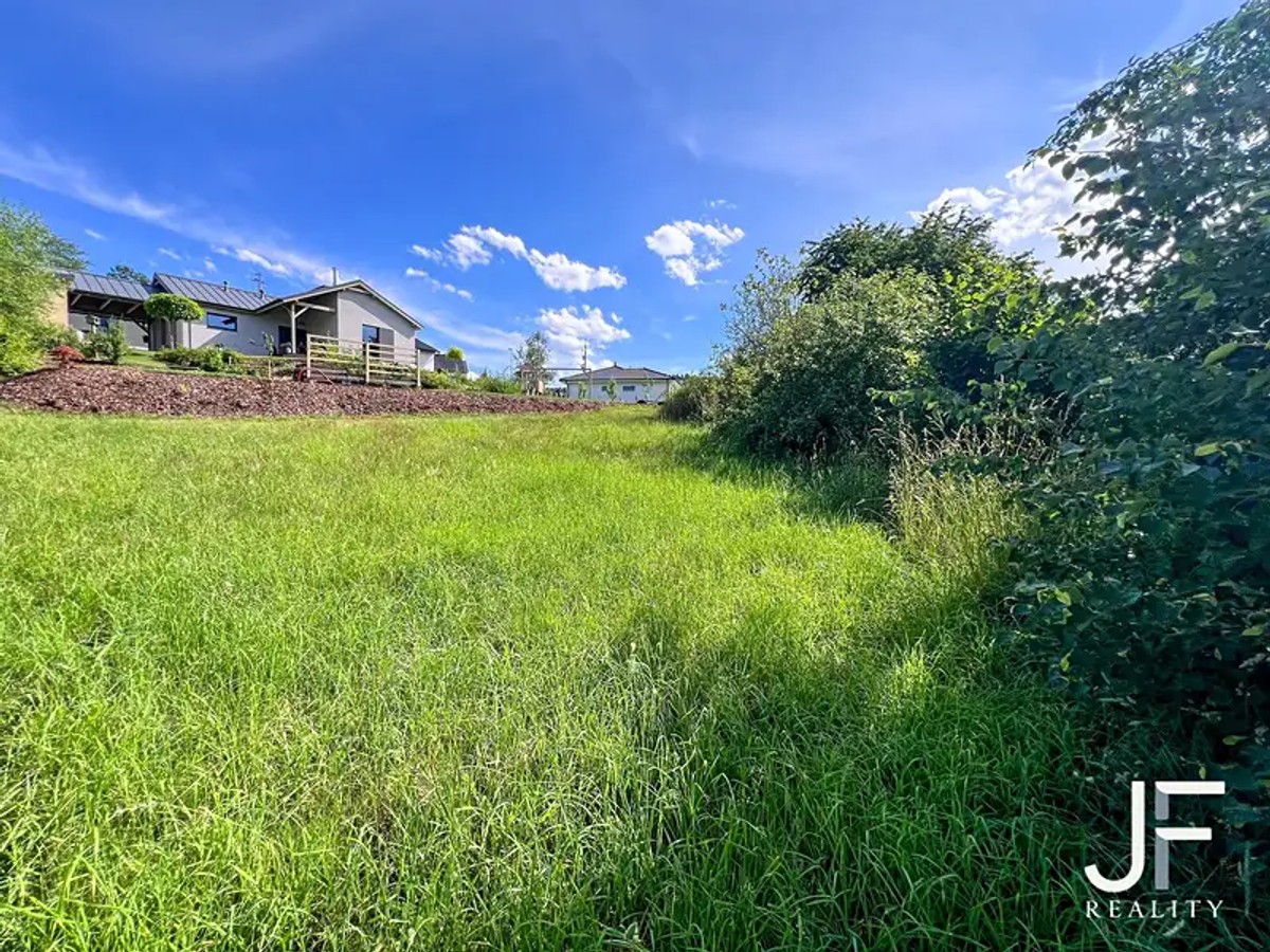 Prodej stavebního pozemku 1088 m²
