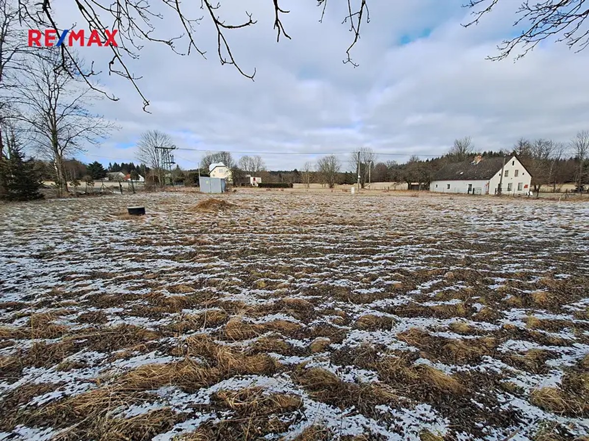 Prodej stavebního pozemku 8071 m²