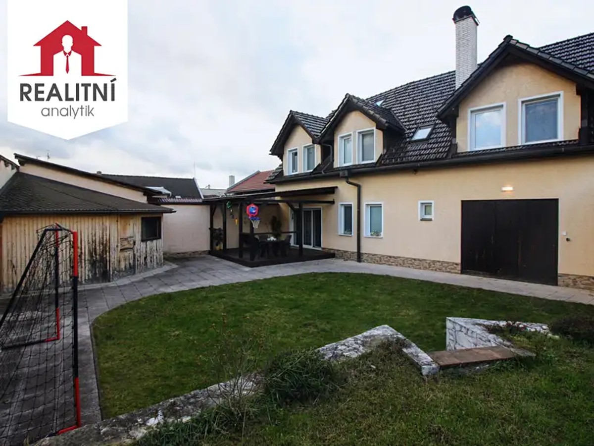 Prodej domu 248 m², pozemek 1403 m²
