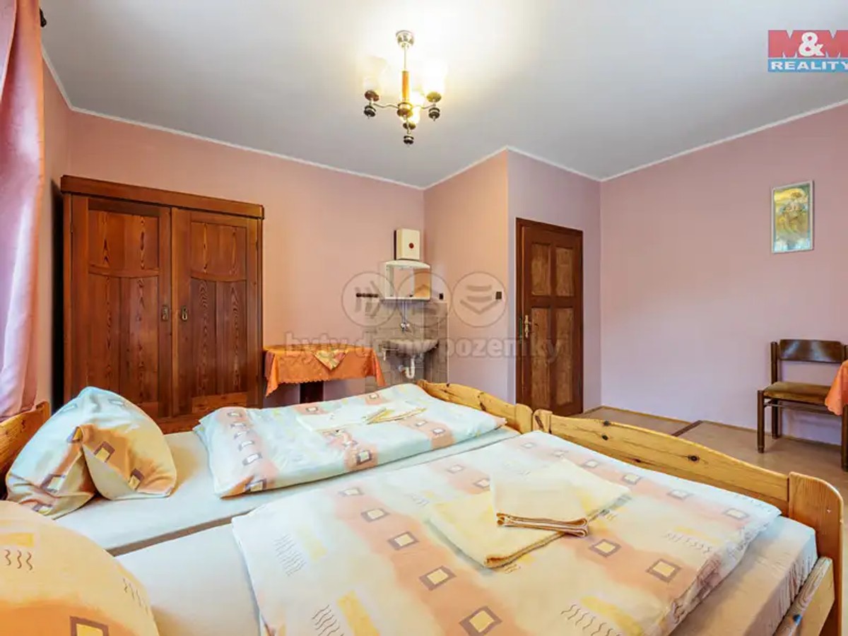 Prodej domu 440 m², pozemek 373 m²