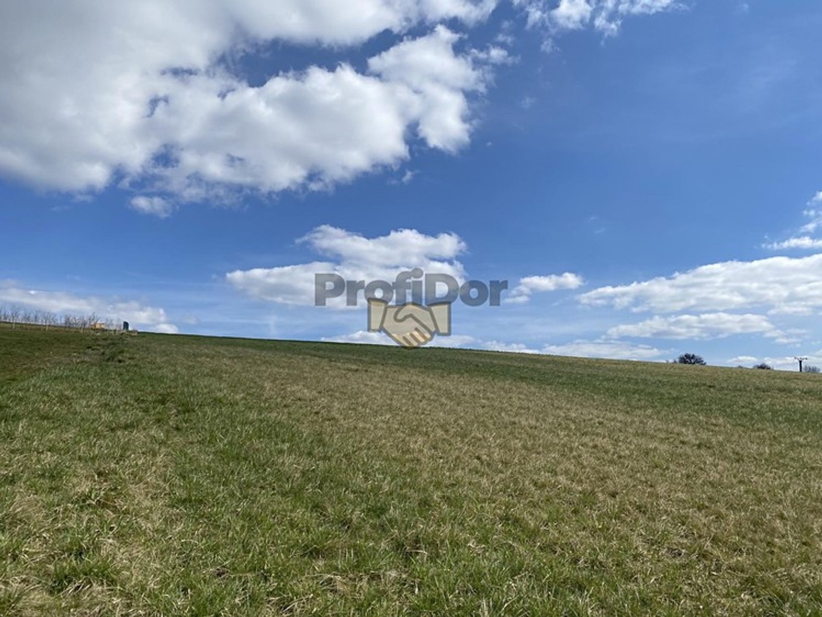 Prodej stavebního pozemku 916 m²