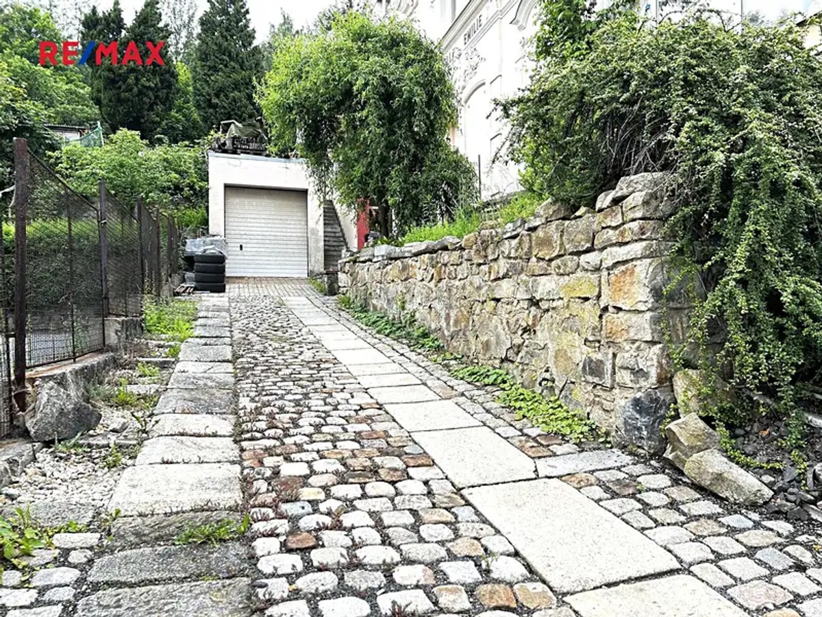 Prodej vily 482 m², pozemek 732 m²