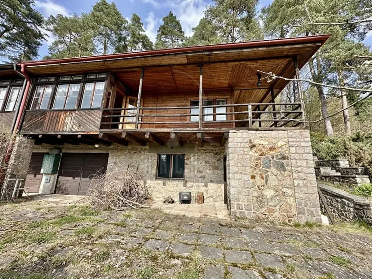 Prodej domu 230 m², pozemek 1948 m²