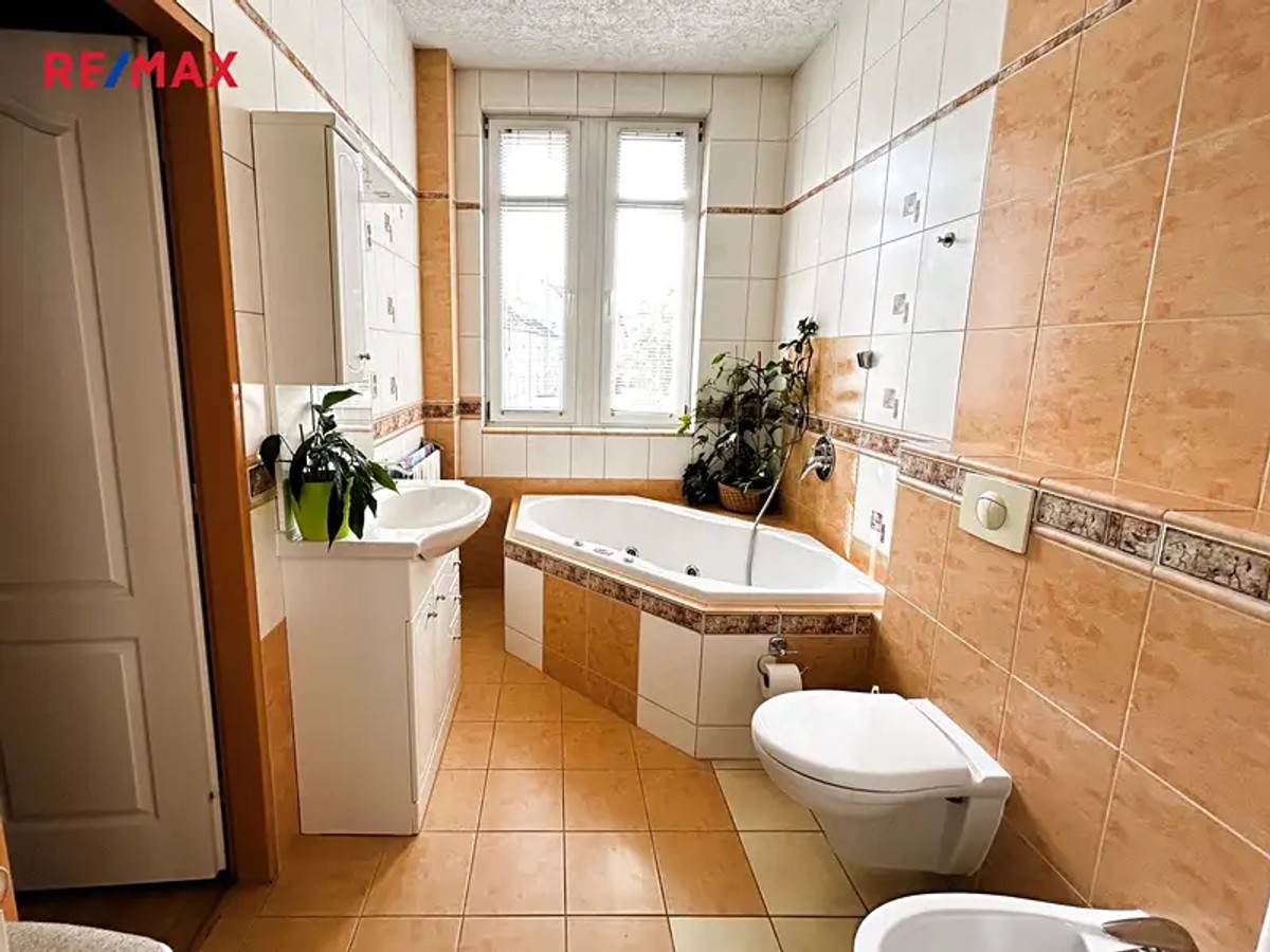 Prodej vily 482 m², pozemek 732 m²