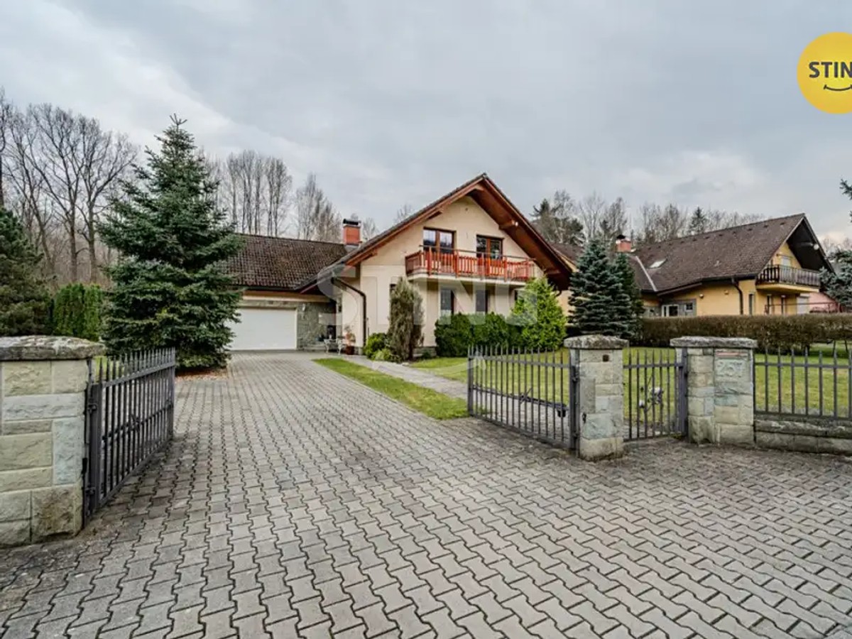 Prodej domu 240 m², pozemek 2035 m²