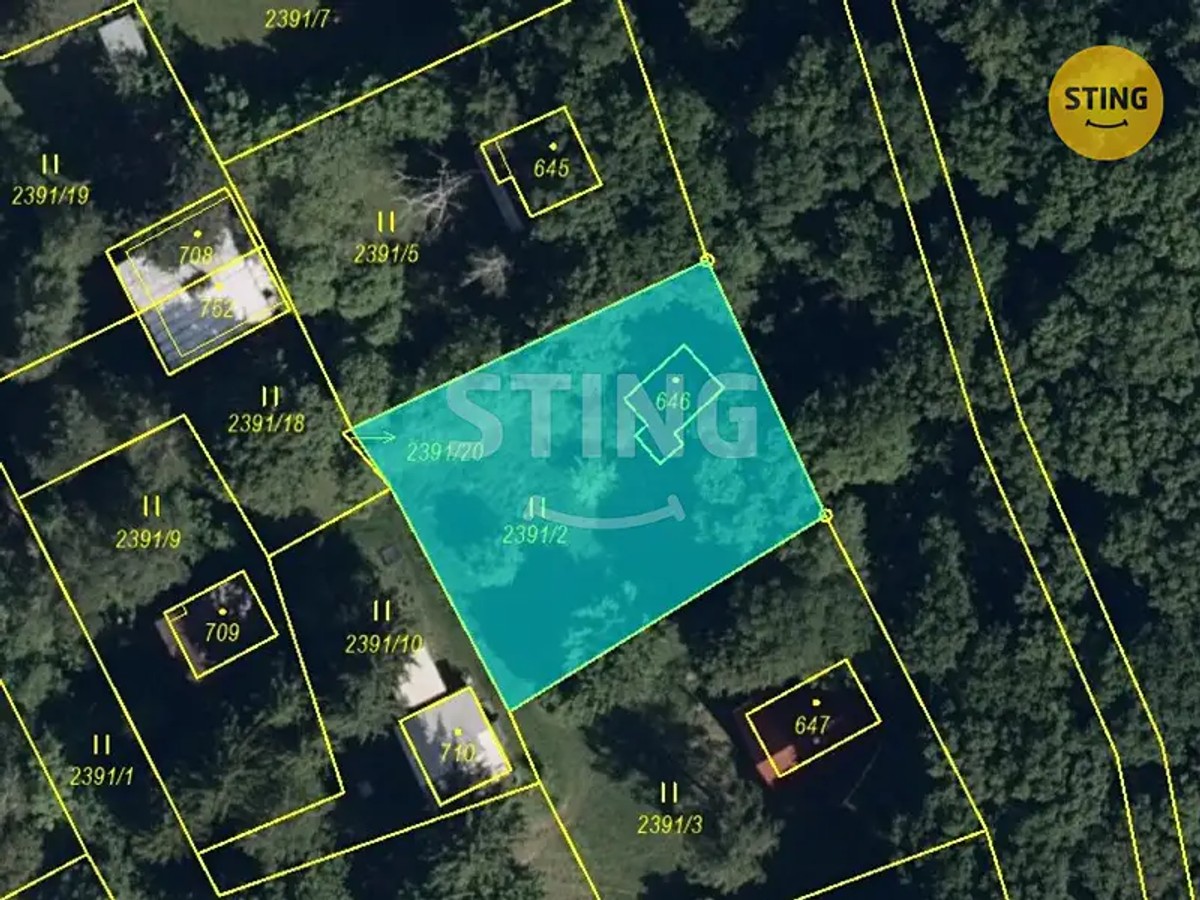 Prodej stavebního pozemku 833 m²