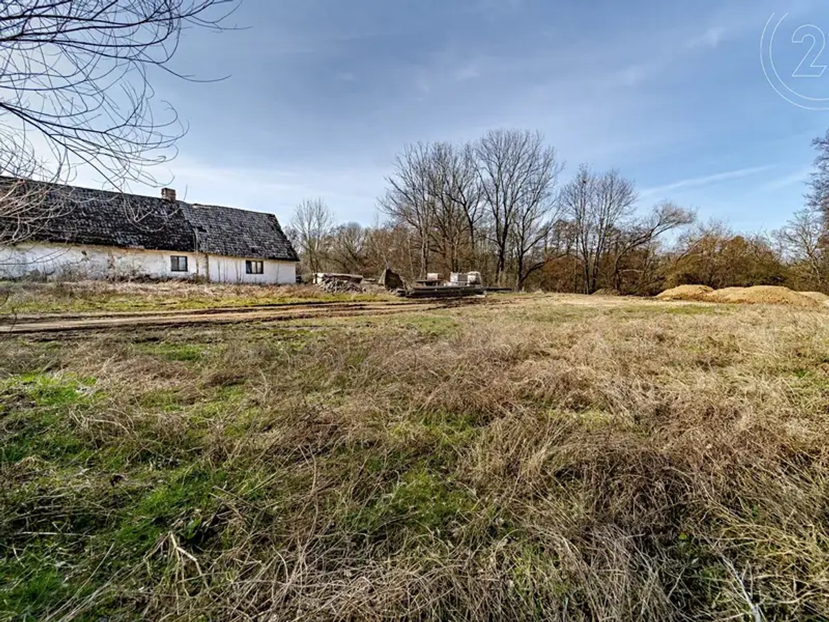 Prodej stavebního pozemku 2967 m²