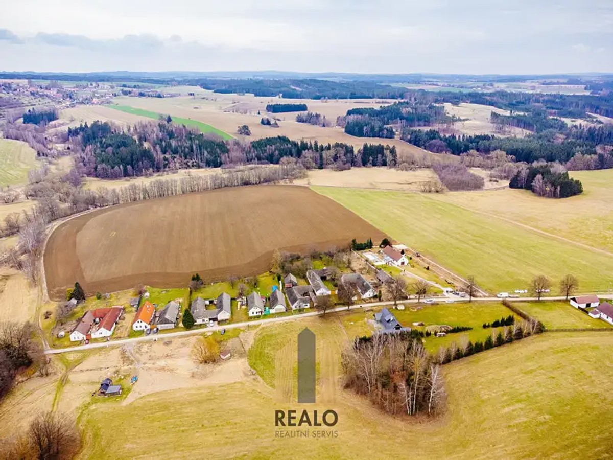 Prodej stavebního pozemku 1400 m²
