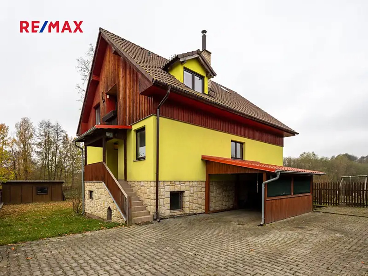 Prodej domu 200 m², pozemek 814 m²