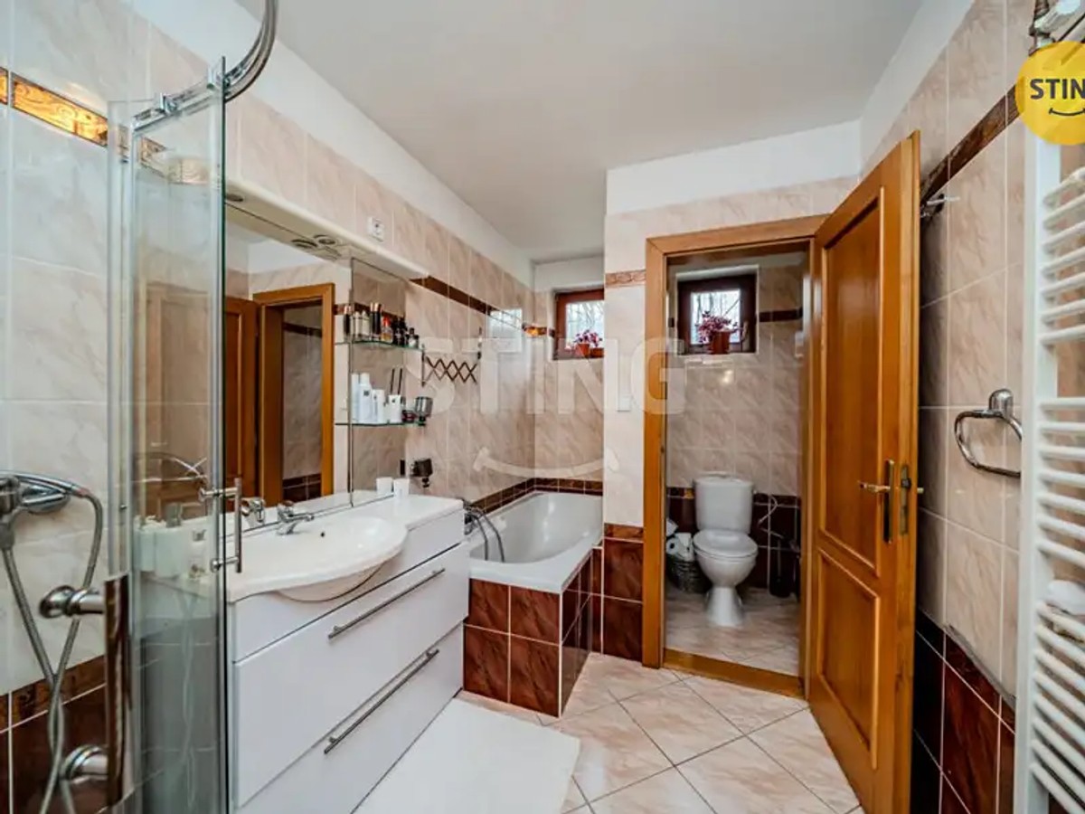 Prodej domu 240 m², pozemek 2035 m²