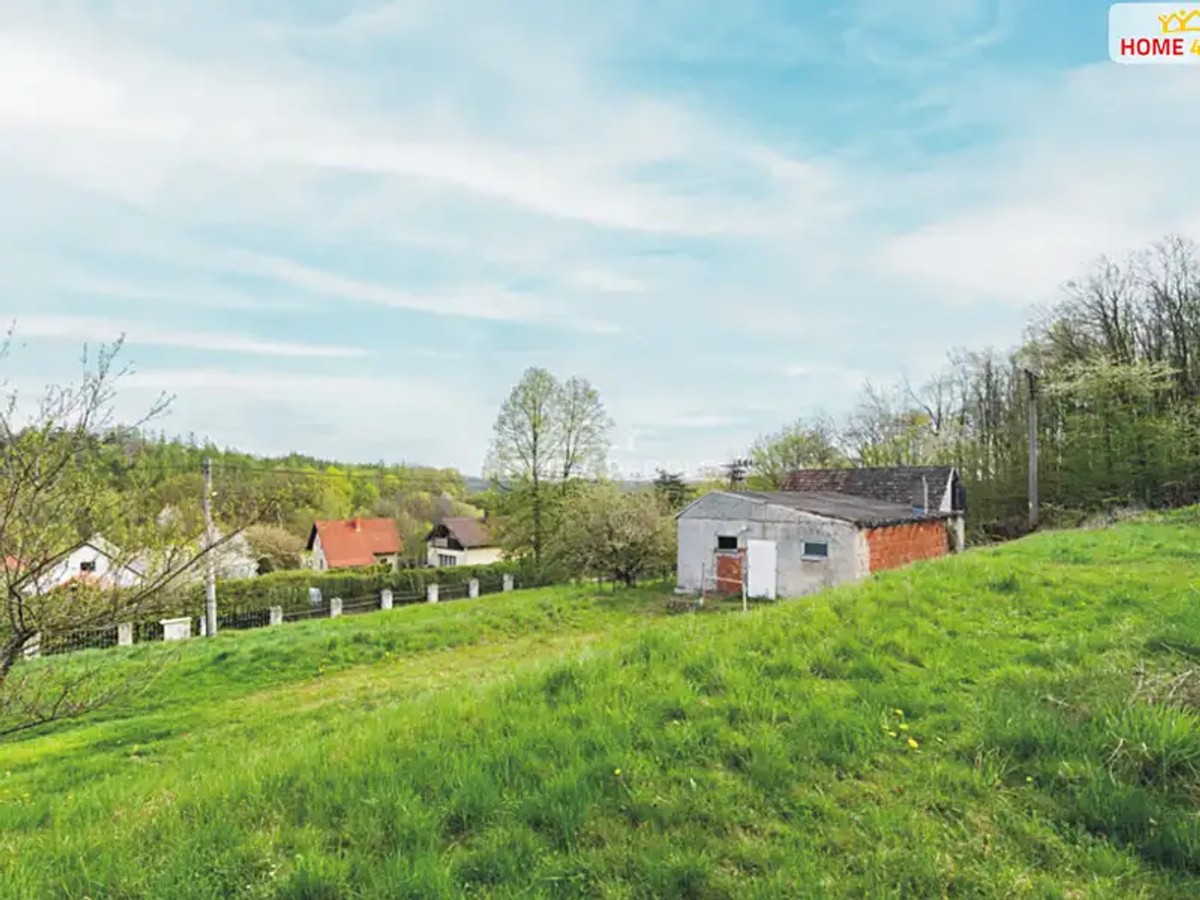 Prodej stavebního pozemku 1675 m²