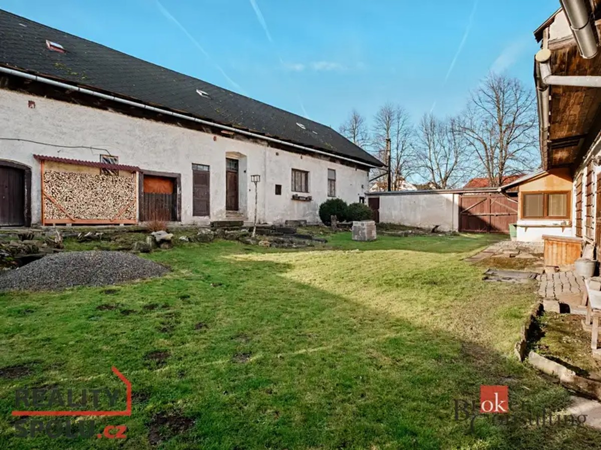 Prodej domu 297 m², pozemek 1378 m²